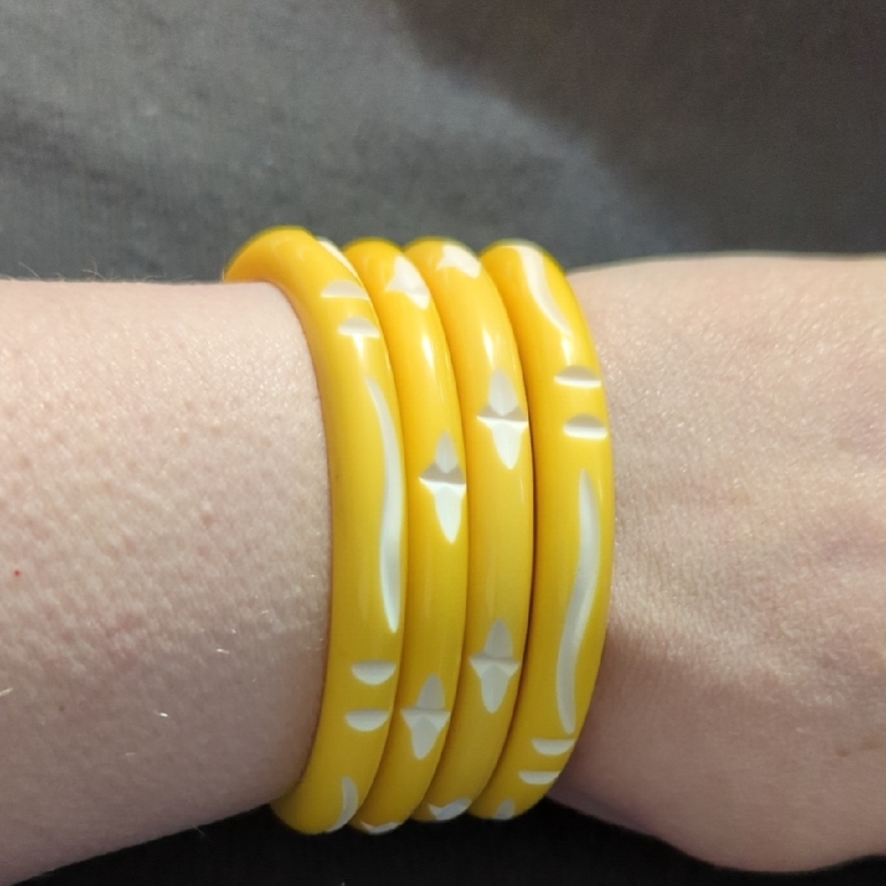 Yellow and White Carved Resin Bangle Bracelet - Set of 4